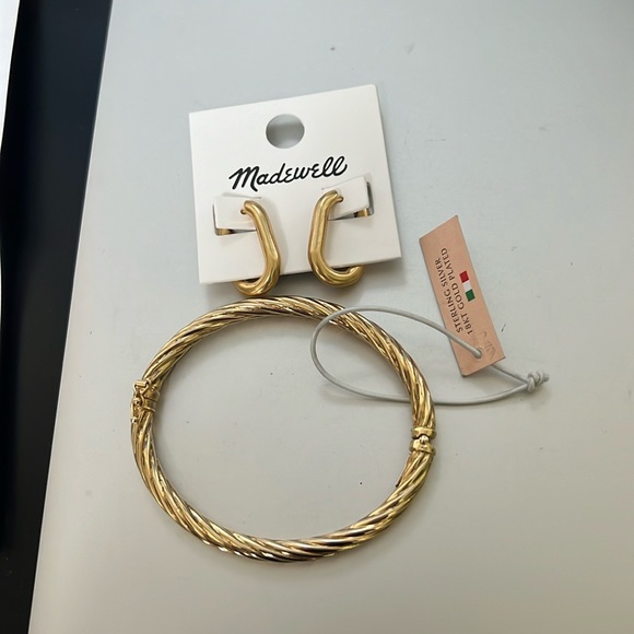 Bracelet and earrings sold as a set - Picture 2 of 2